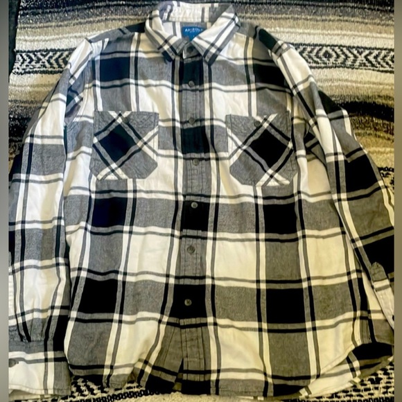 Arizona Jean Company Other - PreOwned Arizona Jean Co Flannel Size Large.